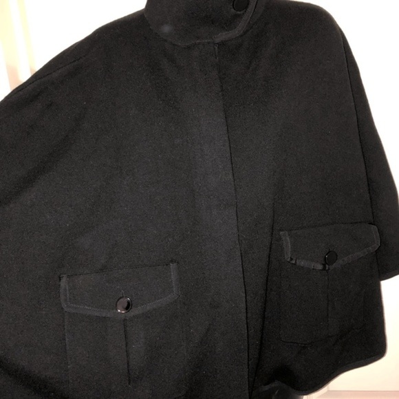 Massimo Dutti black sweater knit zip front mock neck swing cape Size Small new - Picture 12 of 16